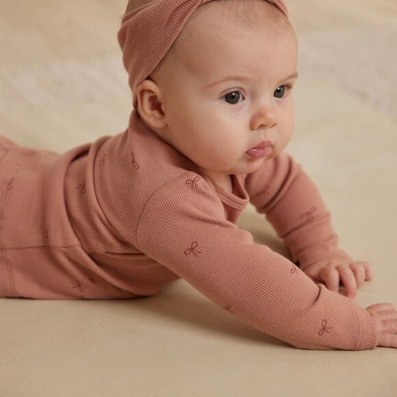 NWT - Quincy Mae ORGANIC Ribbed blush bow jumpsuit - Picture 1 of 2